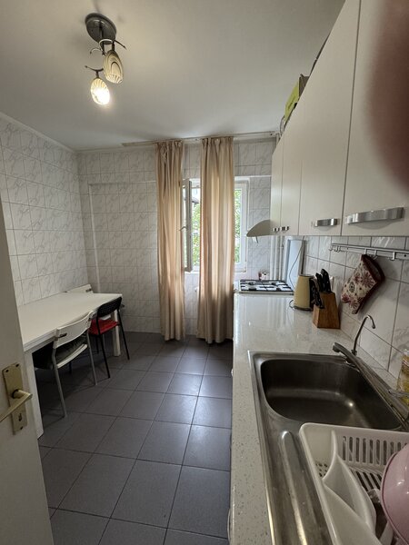 Dorobanti, Colegiul National I. L Caragiale,